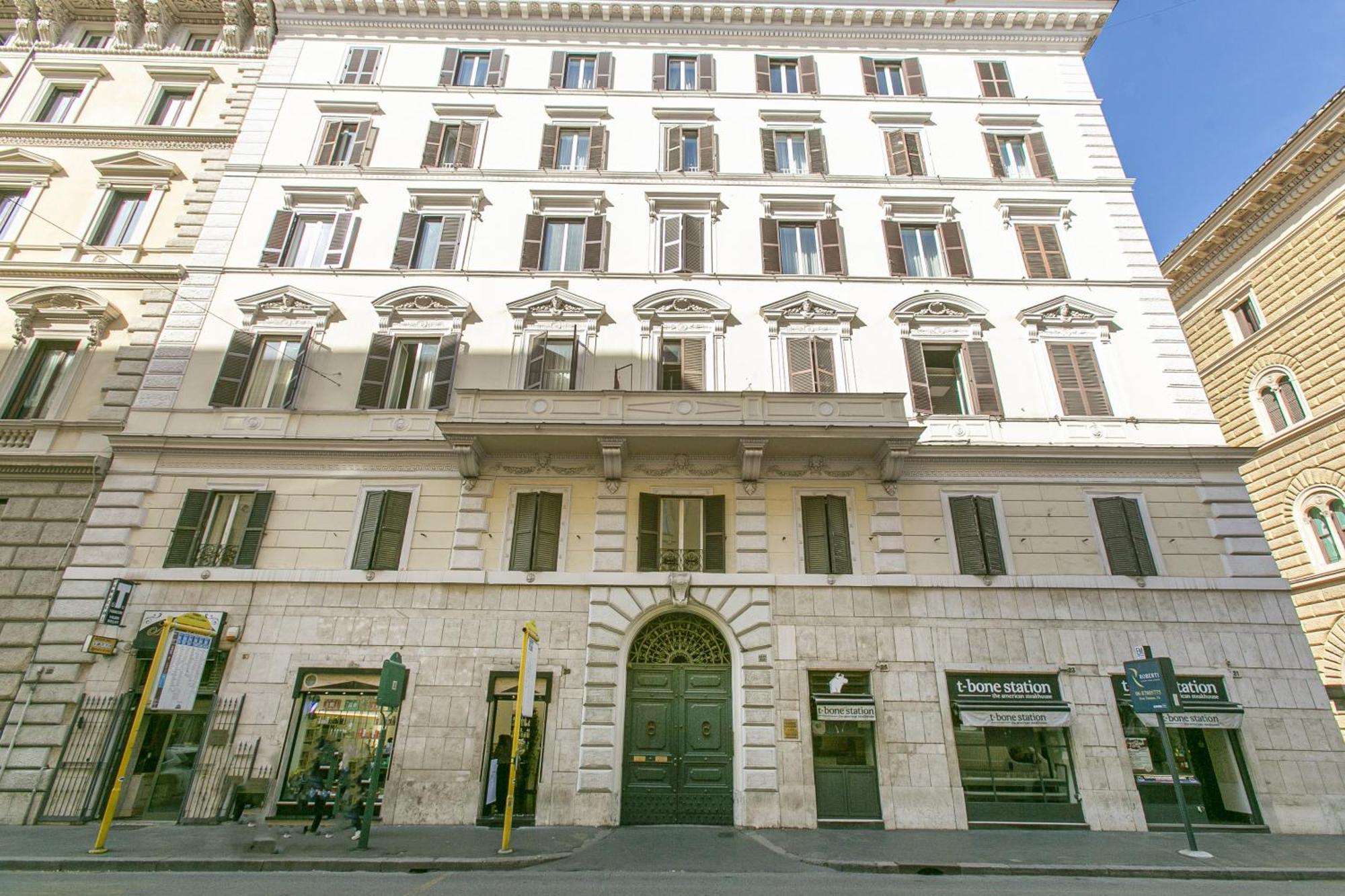 Attico Nel Cuore Di Roma Con Box Privato Per Auto 외부 사진